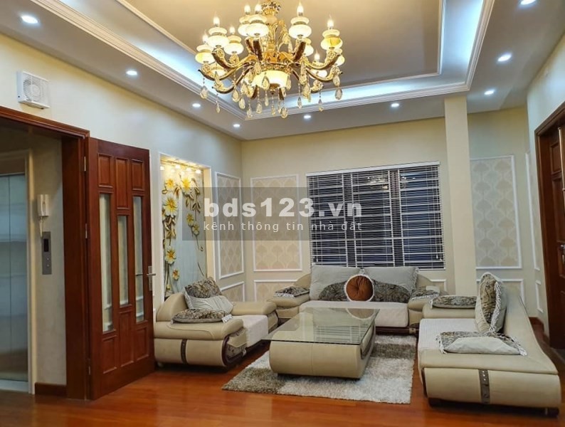 Bán nhà mặt phố 5 tầng tại Nguyễn Khang, Cầu Giấy, Hà Nội. Liên hệ: 0974609992