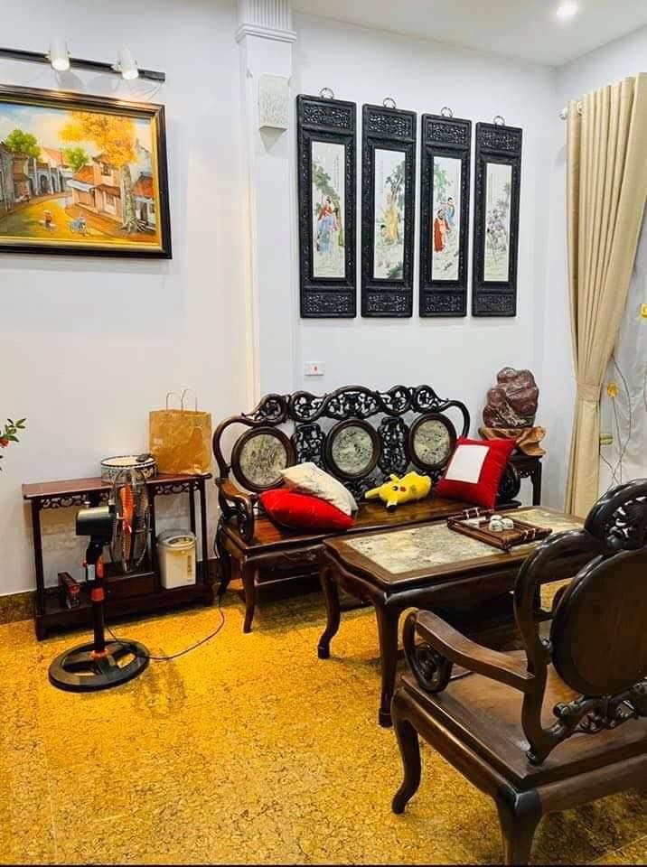 Bán nhà riêng Đường Duy Tân, Quận Cầu Giấy giá rẻ T8/2021 dt 40m2, 6 tầng giá 13 tỷ LH 0528575077