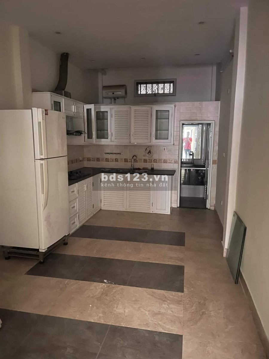 Bán nhà MP Nguyễn Đình Thi Quận Tây Hồ, 2 thoáng, kinh doanh dt 155 m2 giá 44 tỷ