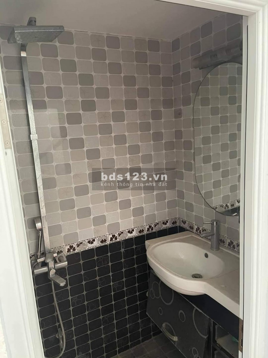 Bán nhà MP Nguyễn Đình Thi Quận Tây Hồ, 2 thoáng, kinh doanh dt 155 m2 giá 44 tỷ