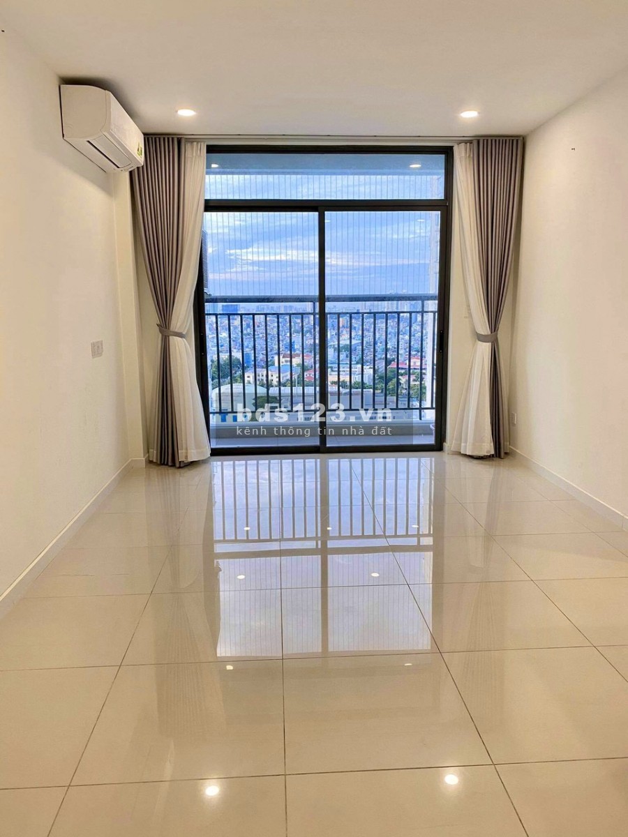 Chính chủ bán lỗ căn hộ Central Premium 70m2 2PN, giá chỉ 3,3 tỷ bao gồm 102%, liên hệ xem nhà