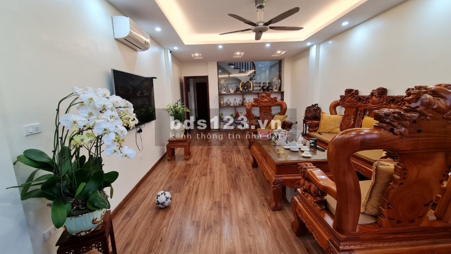 Bán nhà liền kề Văn Phú, view công viên, hoàn thiện đẹp, dt 90m2, giá 6.9 tỷ