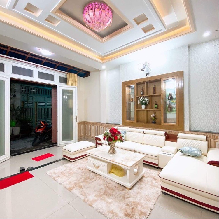 Bán nhà Quận 3 Lê Văn Sỹ Giá Sốc giá bán 8.8 tỷ hẻm xe hơi thông, Vị trí đẹp