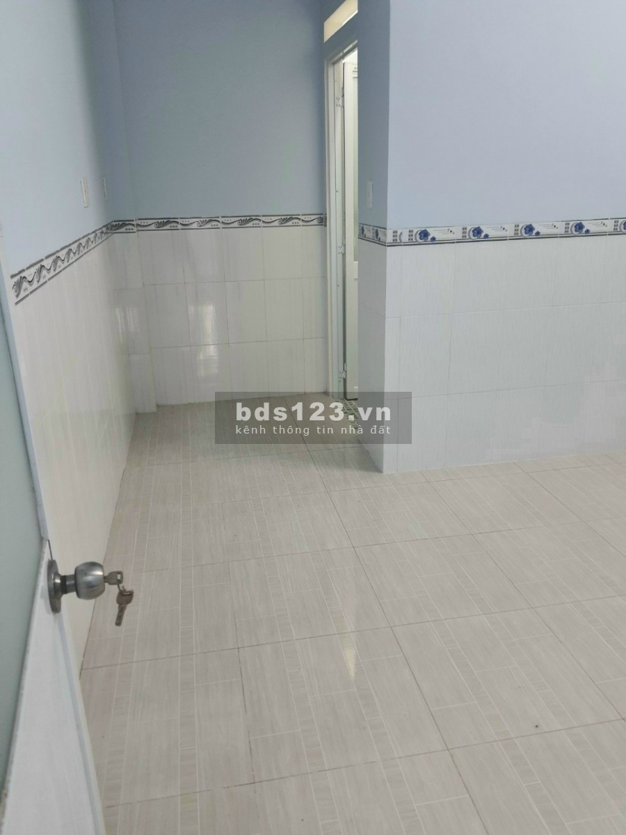 Nhà xây kiên cố. Cạnh Chợ Tân Trụ, đường Nguyễn Sỹ Sách giá bán 3,9 tỷ