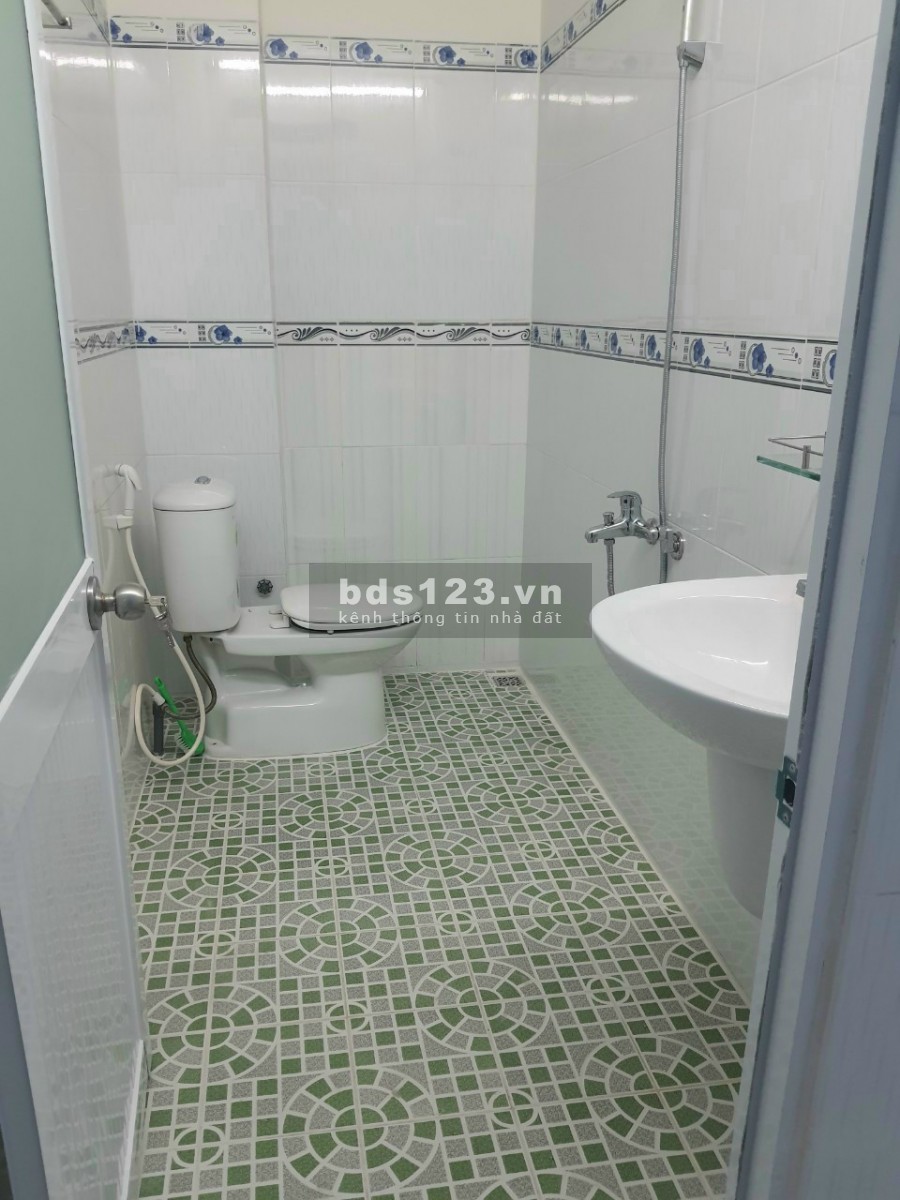 Nhà xây kiên cố. Cạnh Chợ Tân Trụ, đường Nguyễn Sỹ Sách giá bán 3,9 tỷ