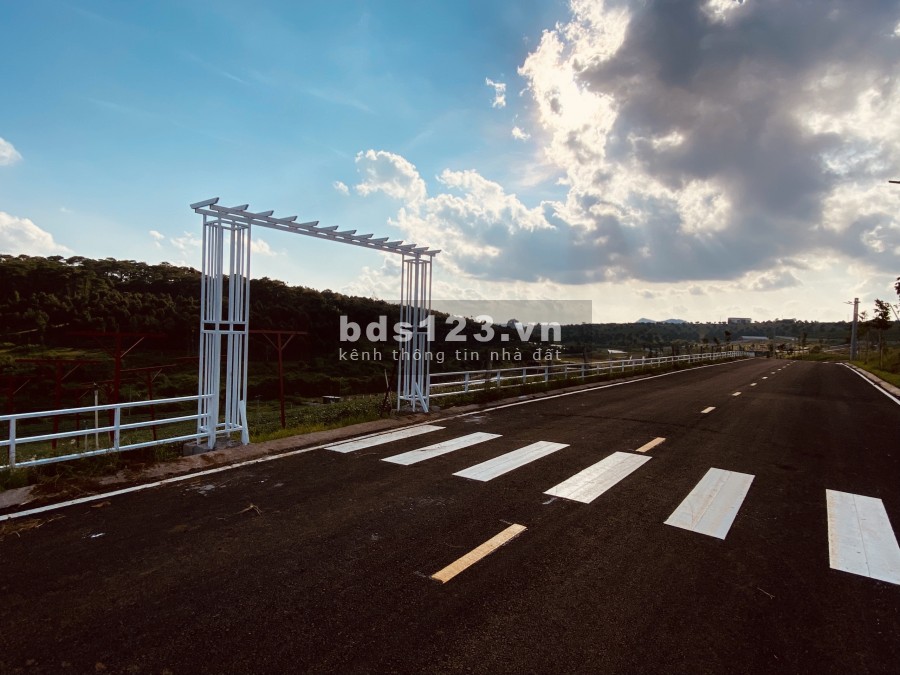 Bán 2 lô đất mặt tiền gần ngã 5 đambri. 10x32 thổ cư 200m. giá 840tr/1