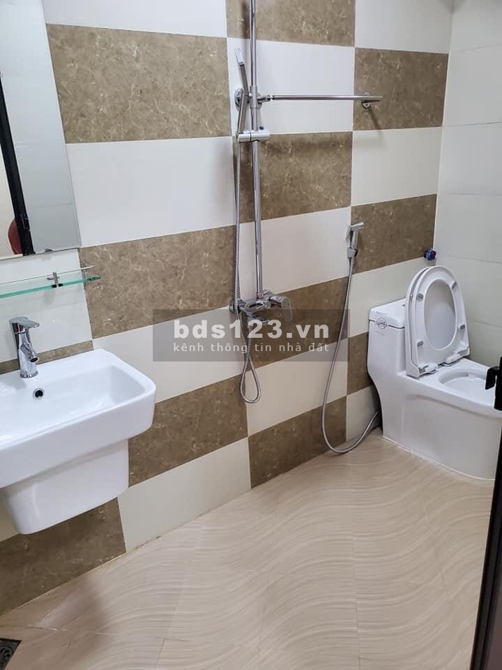 Bán nhà nguyên căn Xuân Phương phân lô ở sướng giá đầu 2 tỷ, đúc 5 tầng