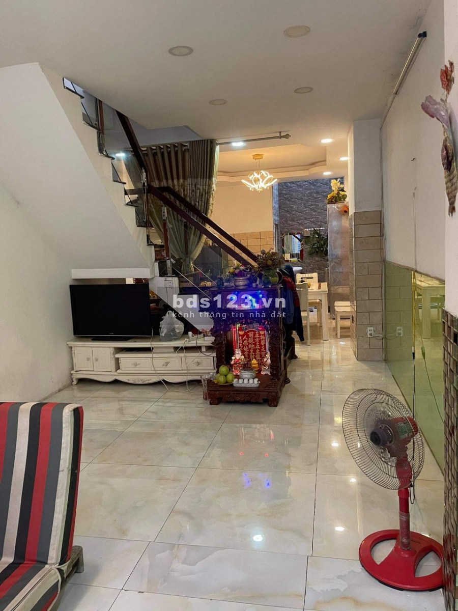 Bán nhà Quận 10, 5 căn ngay cầu vượt Nguyễn Tri Phương, trên dưới 5 tỷ, sổ sẵn