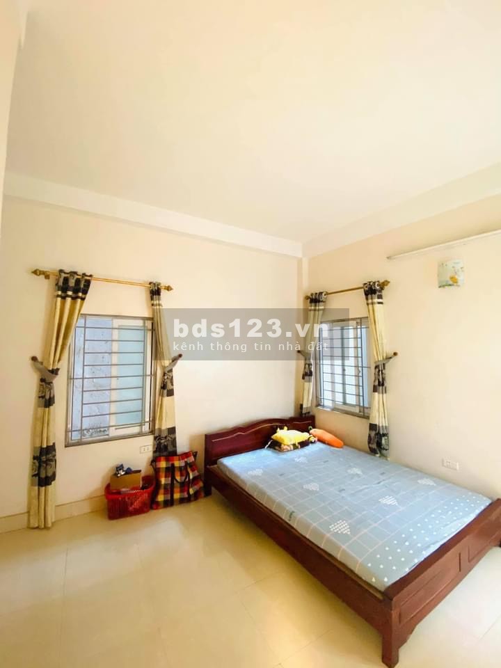 Bán nhà An Dương Vương,Tây Hồ siêu hiềm siêu đẹp, siêu rẻ, dt 30m2 5 tầng 2,4 tỷ