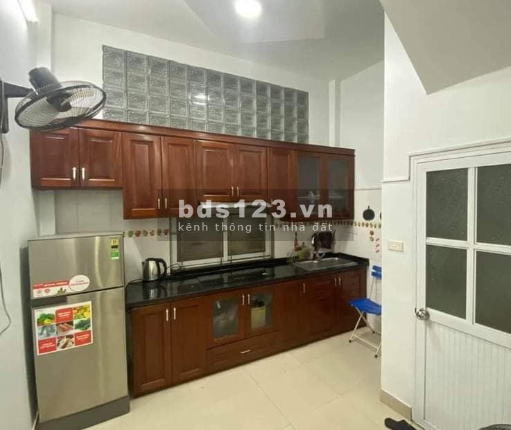 Bán nhà phố Lê Đức Thọ, ô tô view hồ dt 48m2, 5 tầng, mt khủng giá chỉ 5.1 tỷ, lhcc