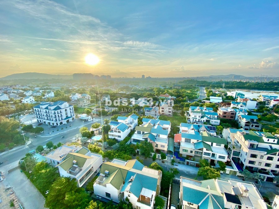 Căn 2 pn view biển và công viên, đấy nhanh covid giảm 200 triệu, giá có nội thất, lh 0963427327