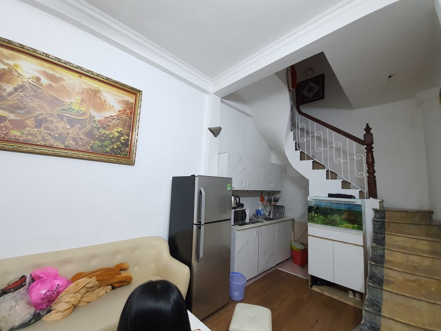 Bán nhà nguyên căn Phạm Ngọc Thạch, dt 27m2, 3 tầng, mt 3.7m, giá bán 2.55 tỷ