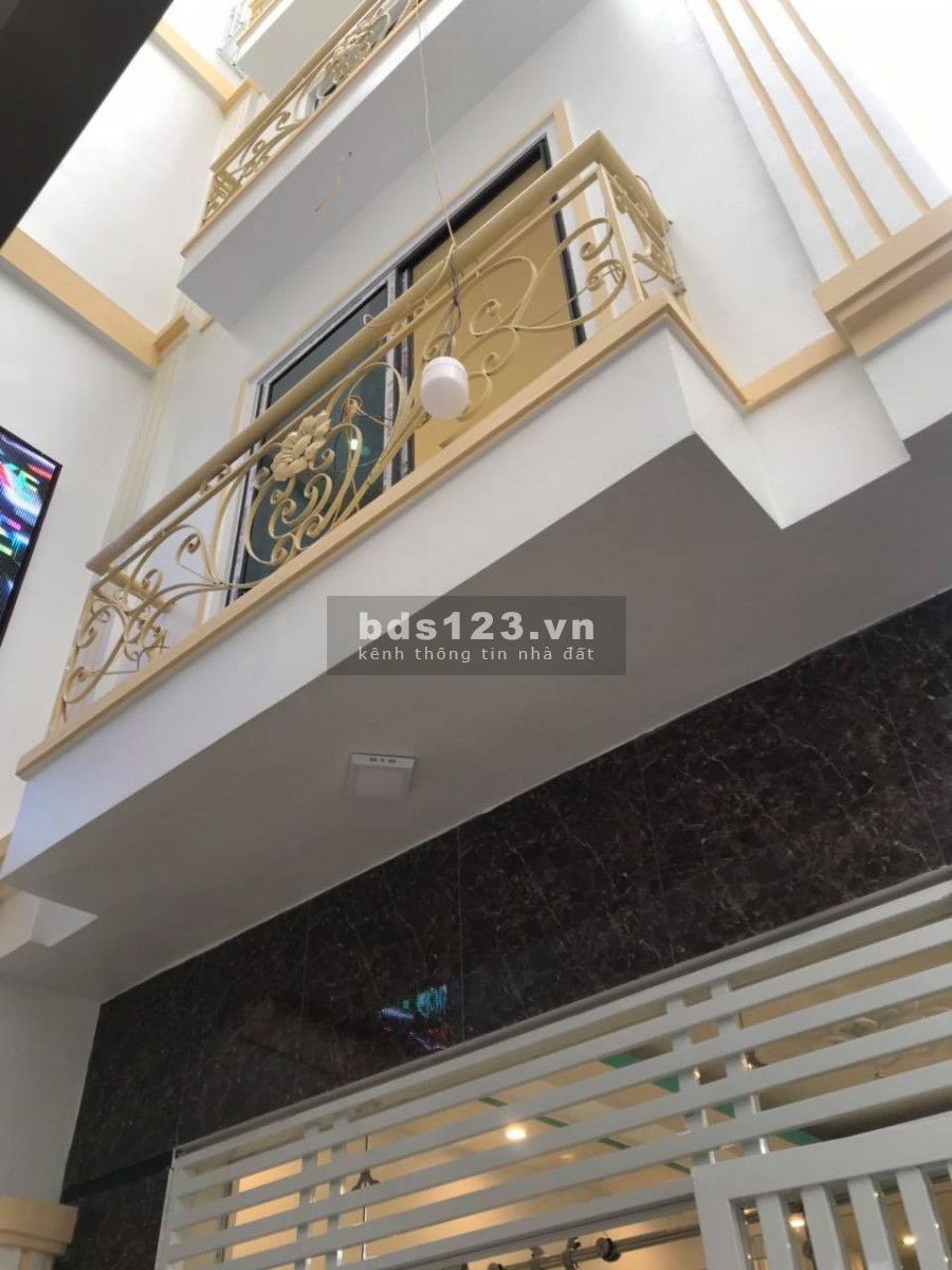 Chính chủ cần bán nhà phố Lĩnh nam dt 36m2, giá bán 2.55 tỷ, sổ đỏ hoa hậu, sẵn sàng giao dịch