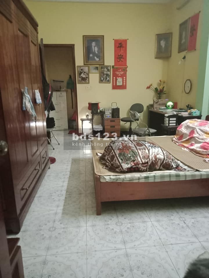 Bán nhà Hồng Mai cách 1 nhà ra mặt phố diện tích 33m2, giá bán 3.35 tỷ, lhcc