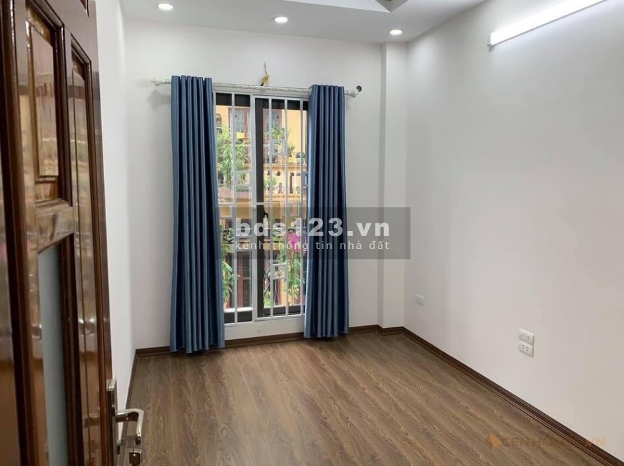 Chính chủ cần bán nhà phố Lĩnh nam dt 36m2, giá bán 2.55 tỷ, sổ đỏ hoa hậu, sẵn sàng giao dịch