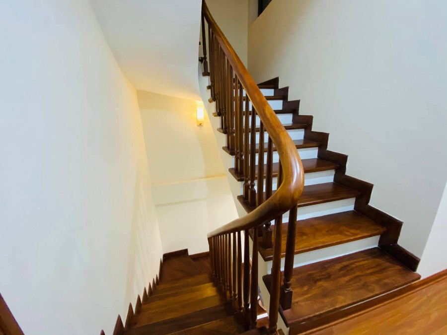Kinh doanh ô tô đỗ cửa, ngõ thông thoáng, Nguyễn Chí Thanh, Ba Đình, dt 55m2, 4 tầng giá 7 tỷ