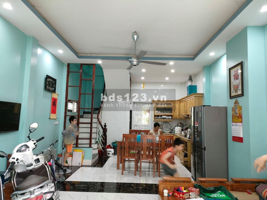 Bán nhà nguyên căn khu Hoàng Mai diện tích 67m2, đúc 5 tầng mặt tiền 4.7m