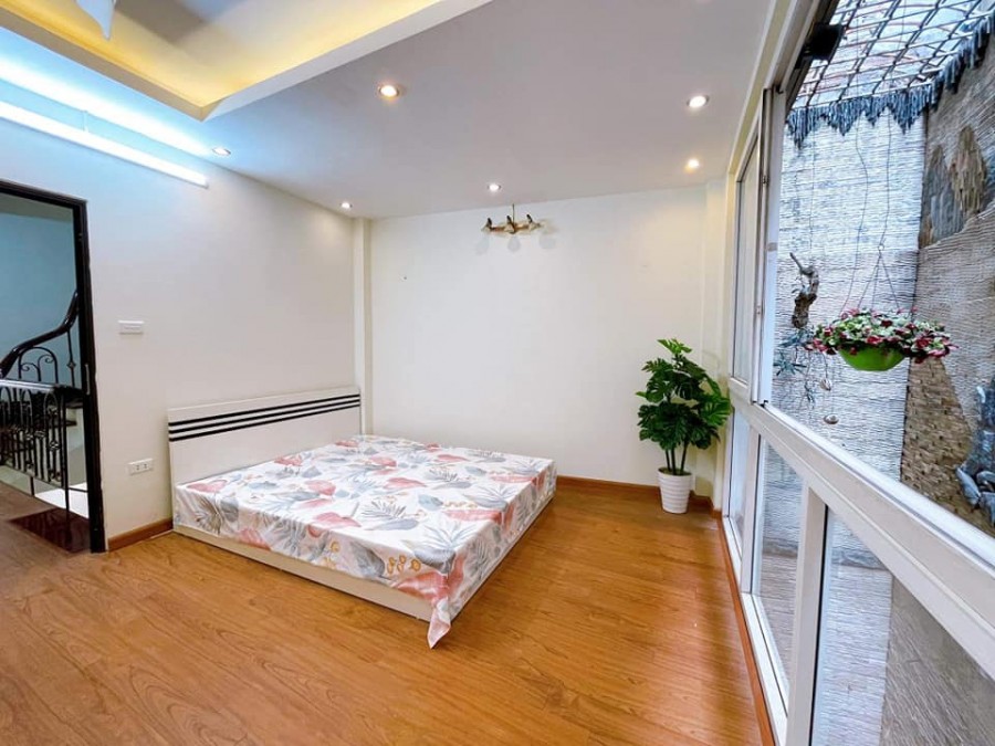 Chính chủ cần bán nhà tại phố Yên Hòa Cầu Giấy Ô tô đỗ cửa dt 42m2, 4,5 tầng giá 4,3 tỷ