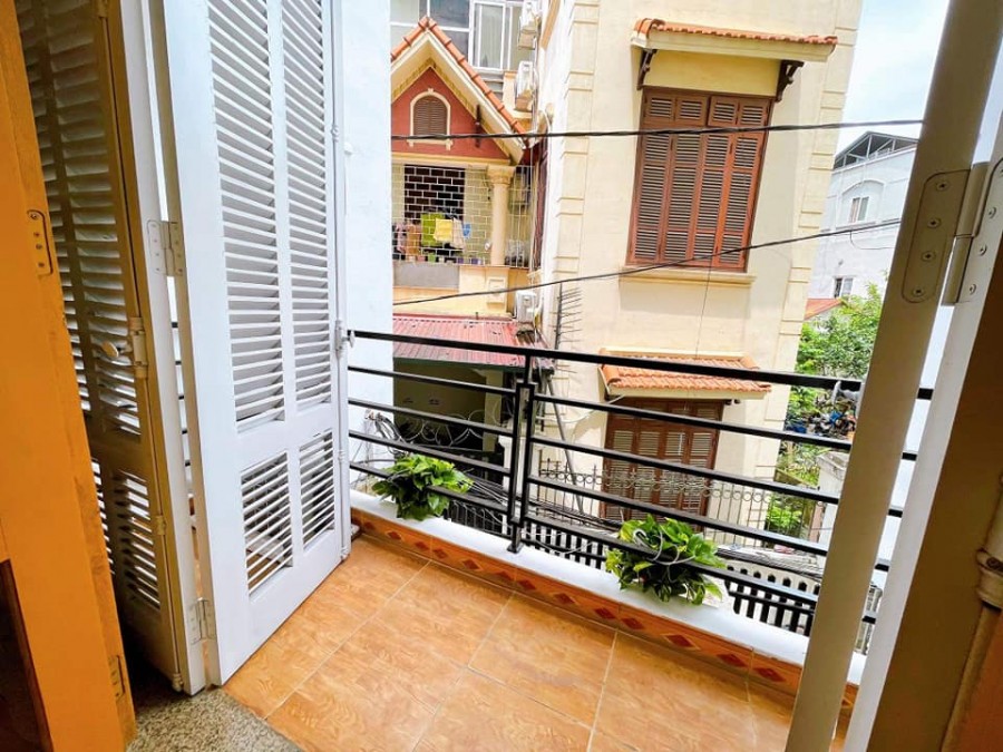Chính chủ cần bán nhà tại phố Yên Hòa Cầu Giấy Ô tô đỗ cửa dt 42m2, 4,5 tầng giá 4,3 tỷ