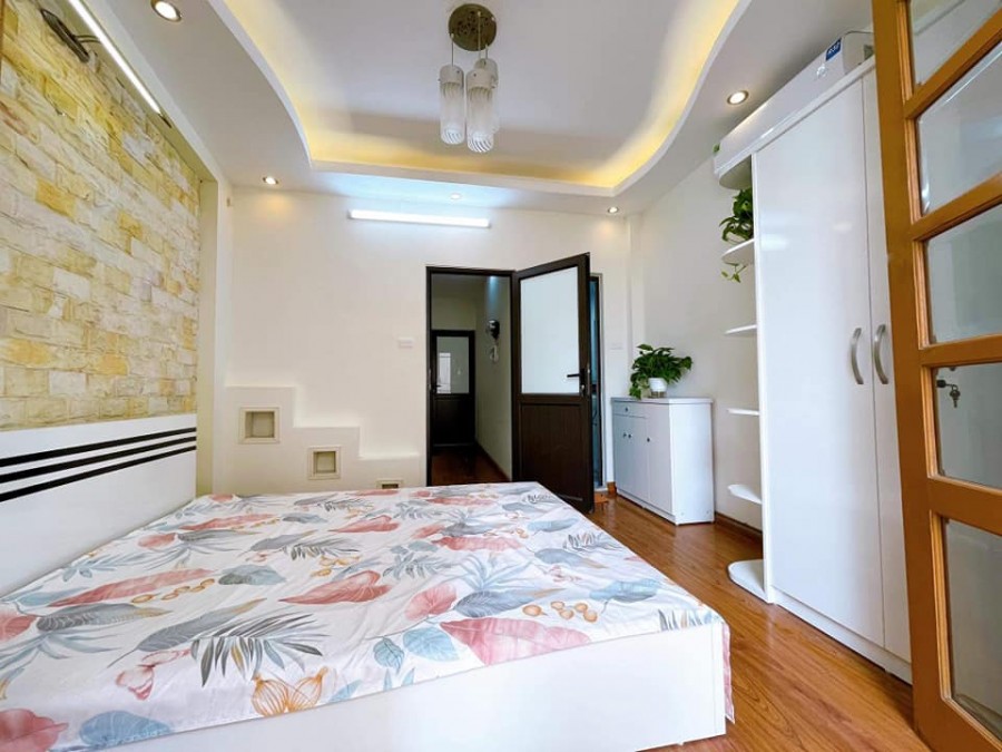 Chính chủ cần bán nhà tại phố Yên Hòa Cầu Giấy Ô tô đỗ cửa dt 42m2, 4,5 tầng giá 4,3 tỷ
