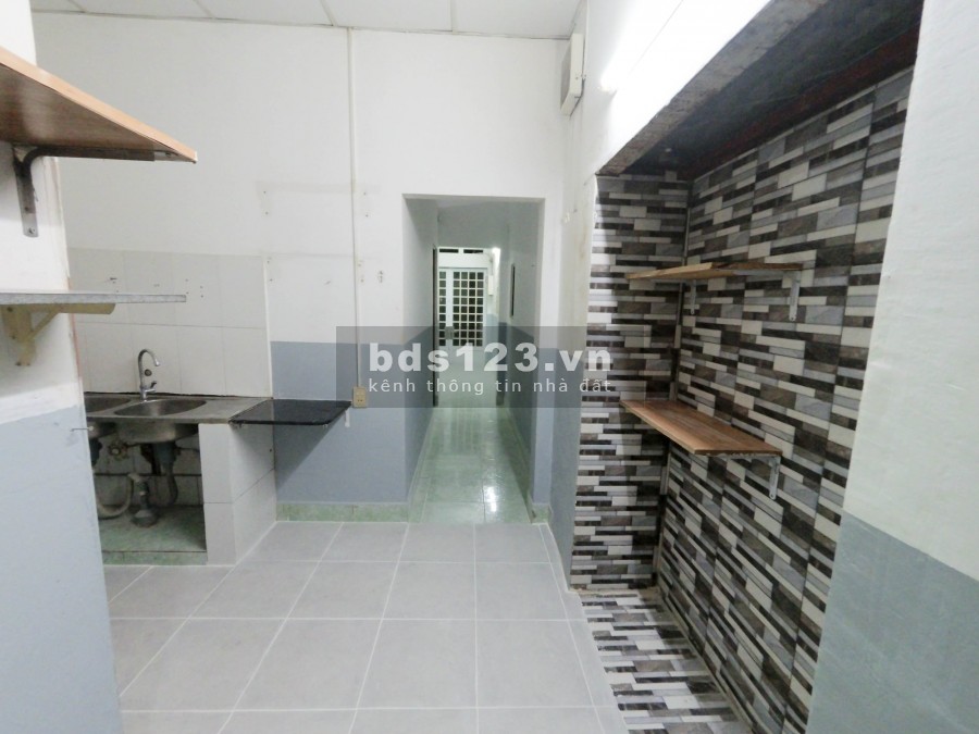 Bán nhà Hà Huy Giáp Quận 12, Cách MT chưa đầy 100m, Sát UBND Phường Thạnh Lộc