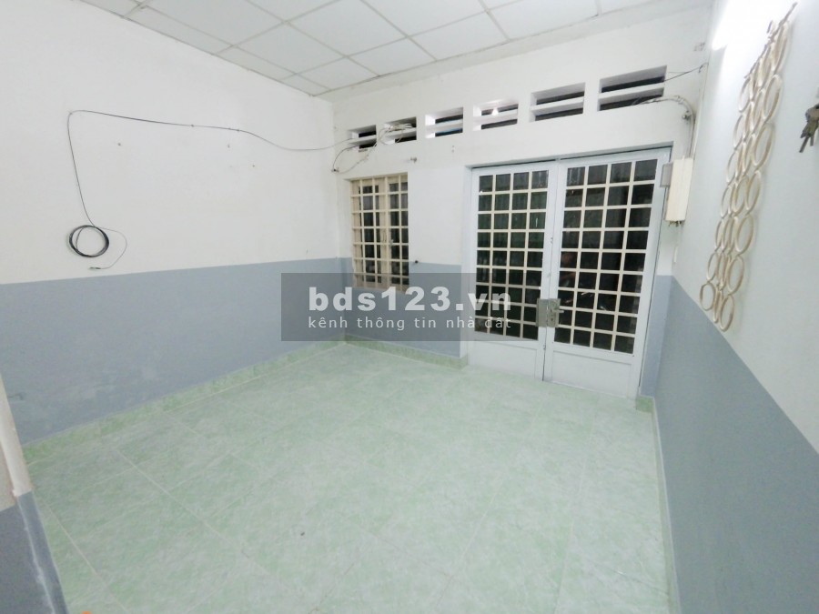 Bán nhà Hà Huy Giáp Quận 12, Cách MT chưa đầy 100m, Sát UBND Phường Thạnh Lộc