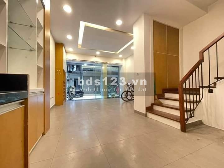 Bán nhà Nguyễn Thị Định, lô góc, thang máy, ô tô vào nhà 52m2 8.5 tỷ