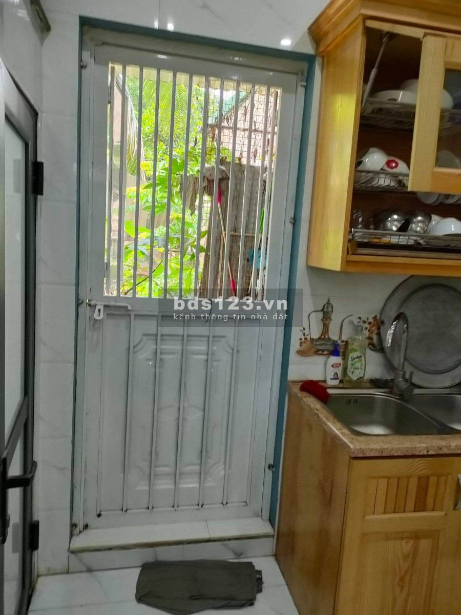 Bán nhà nguyên căn khu Hoàng Mai diện tích 67m2, đúc 5 tầng mặt tiền 4.7m