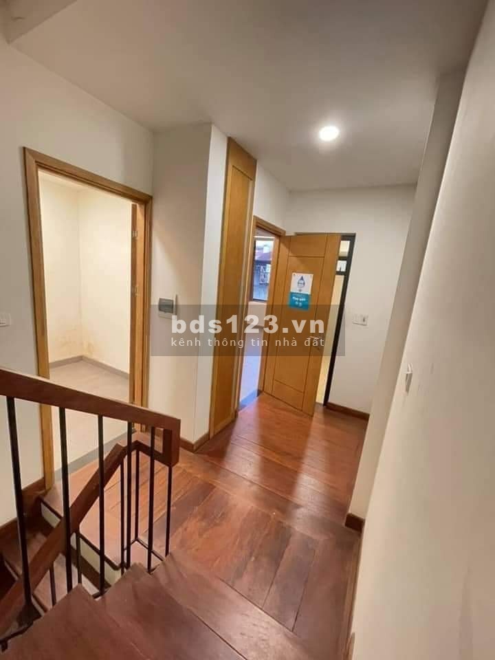 Bán nhà Nguyễn Thị Định, lô góc, thang máy, ô tô vào nhà 52m2 8.5 tỷ