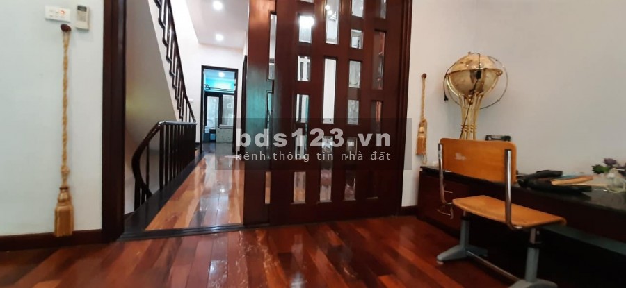 Cần bán siêu phẩm Tây Hồ, nhà đẹp, gara ô tô dt 71m2, giá 6.x tỷ, vào ở ngay