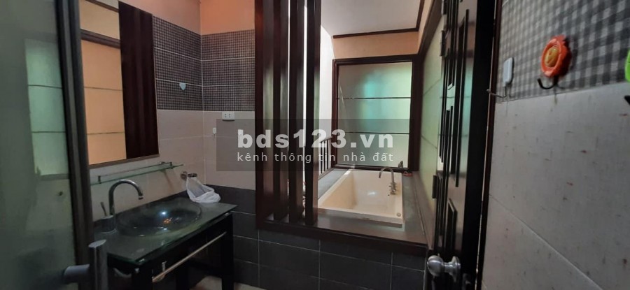 Cần bán siêu phẩm Tây Hồ, nhà đẹp, gara ô tô dt 71m2, giá 6.x tỷ, vào ở ngay