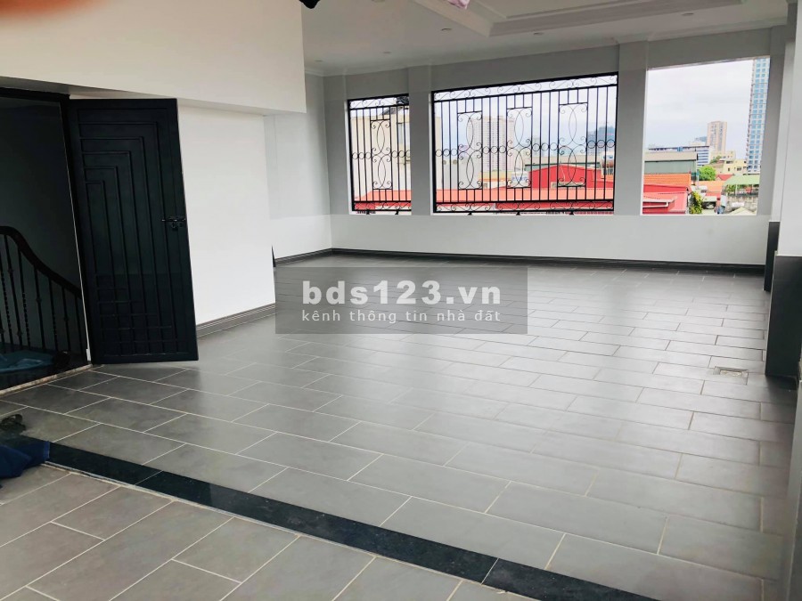 Bán nhà Phùng Chí Kiên, 7 tầng thang máy, gara dt 55m2, giá bán 14 tỷ, thương lượng