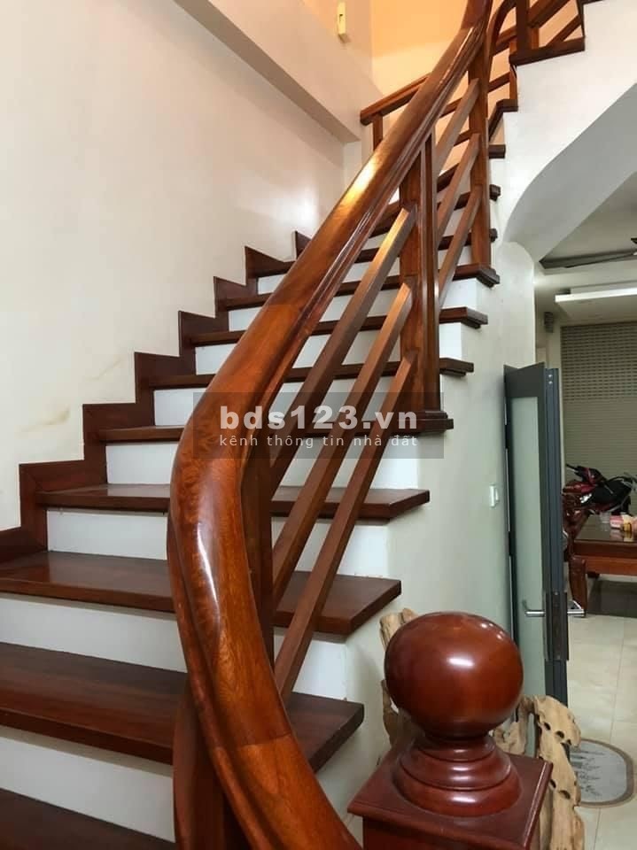 Bán gấp nhà Phố Thái Hà, Đống Đa, dt 45m2, 5 tầng, mt 4m, giá bán 4.1 tỷ
