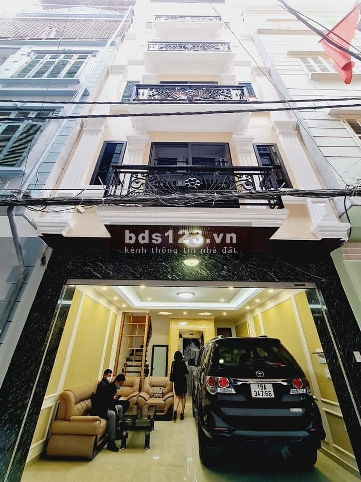 Bán nhà Nguyễn Thị Định, lô góc, thang máy, ô tô vào nhà 52m2 8.5 tỷ