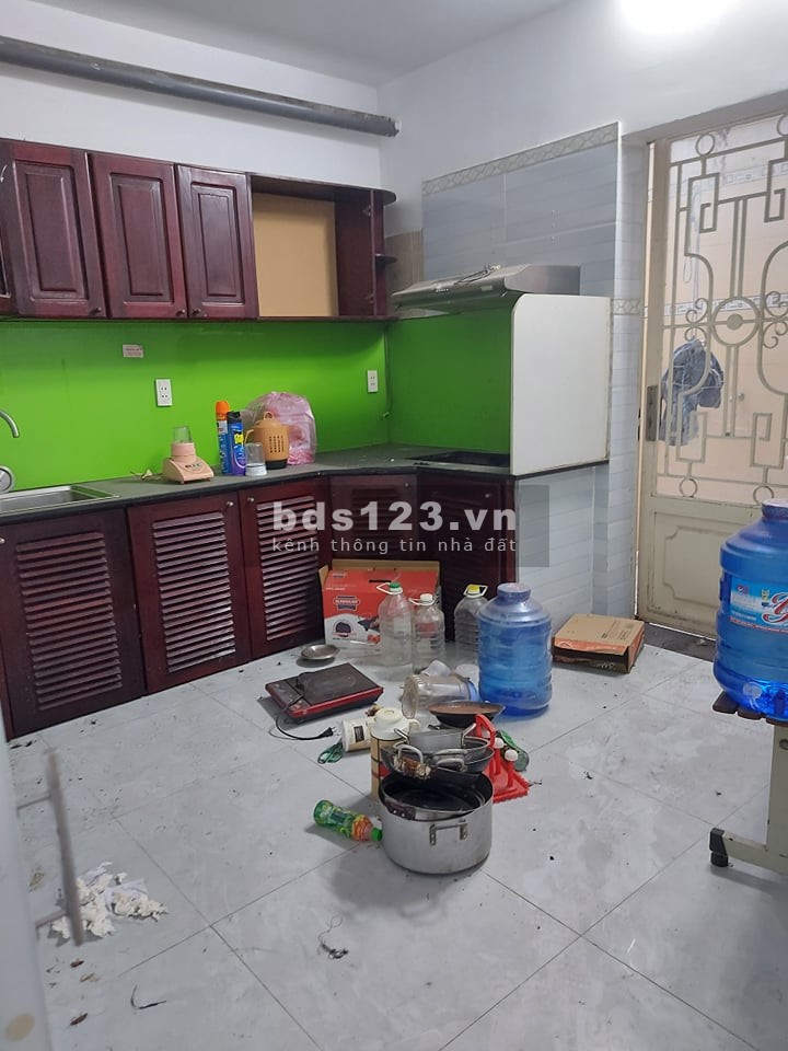 Nhà 3 tầng kiên cố, diện tích sử dụng 4x20m. Cạnh chung cư Melody, giá bán 5,8 tỷ