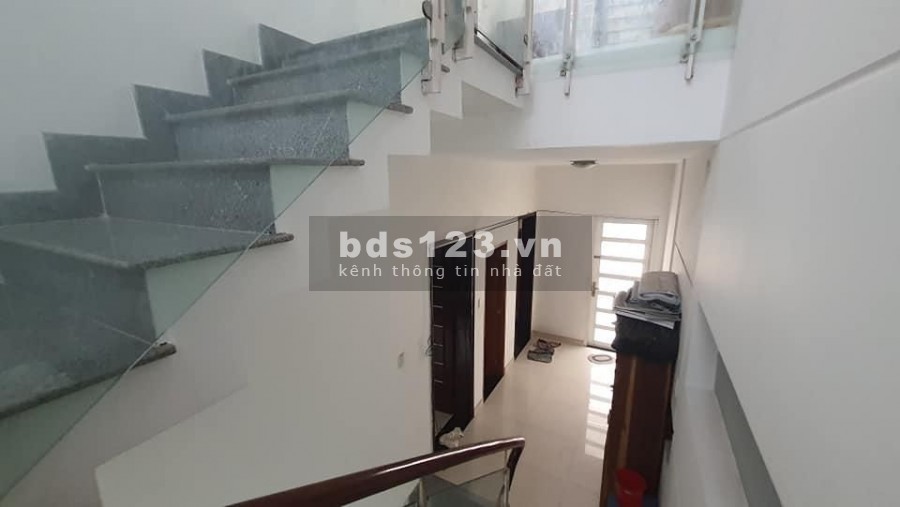 Bán nhà đường Vạn Kiếp quận Bình Thạnh 106m2 4tầng giá chỉ 9tỷ500