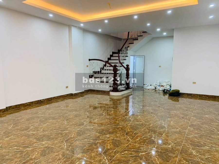 Xuống tiền là có lãi 60m2 trung tâm Hai Bà Trưng chỉ 2.5 tỷ, liên hệ 0977194820