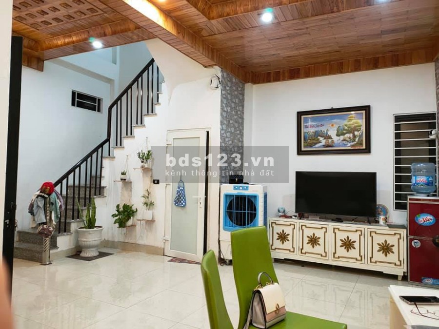 Bán nhà Sài Đồng Long Biên, 60m2, 3Tầng, chưa đến 3 tỉ, rất đẹp, ở ngay