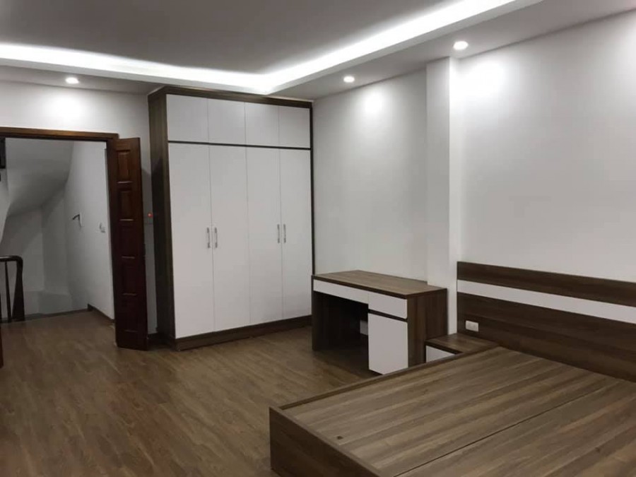 Chỉ 3.9 tỷ nhà Trần Duy Hưng mới koong, đúc 5 tầng, ô tô tránh, liên hệ 0982222462
