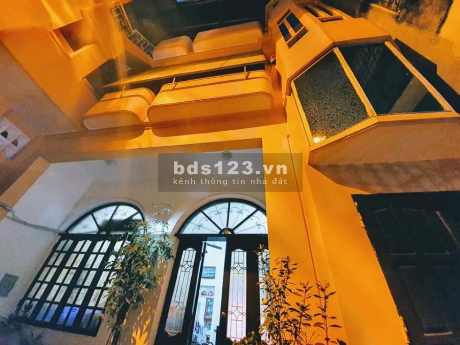 Bán nhà Đông Tác, Đống Đa 3 mặt tiền diện tích 72m giá bán 5.8 tỷ 7.3m mặt tiền
