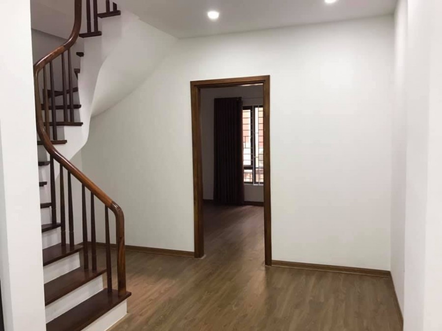 Chỉ 3.9 tỷ nhà Trần Duy Hưng mới koong, đúc 5 tầng, ô tô tránh, liên hệ 0982222462