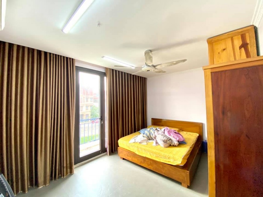 Bán nhà mặt hồ gara ô tô tương lai rạng ngời, Ngọc Lâm, 5 tầng, mt 5m, giá 9tỷ