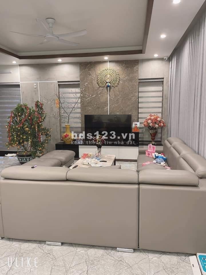 Phân lô phố Phương Mai, Quận Đống Đa, ô tô kinh doanh, ba nước ra hồ, ngõ thông tứ phía