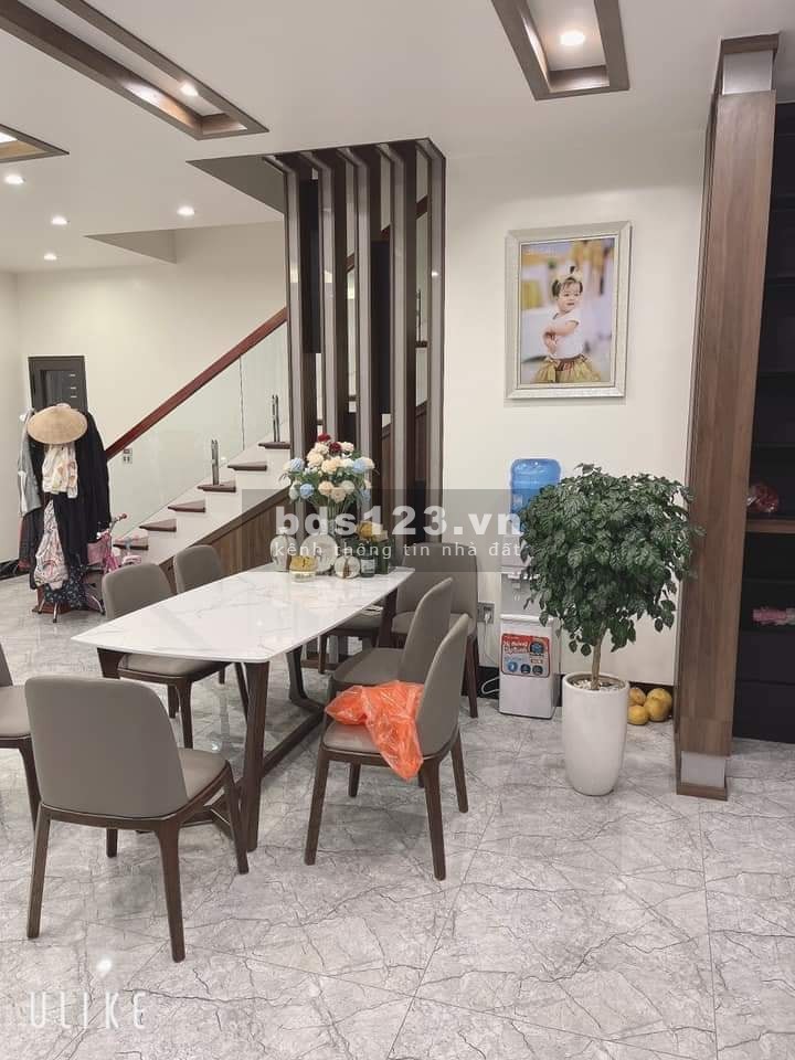 Phân lô phố Phương Mai, Quận Đống Đa, ô tô kinh doanh, ba nước ra hồ, ngõ thông tứ phía
