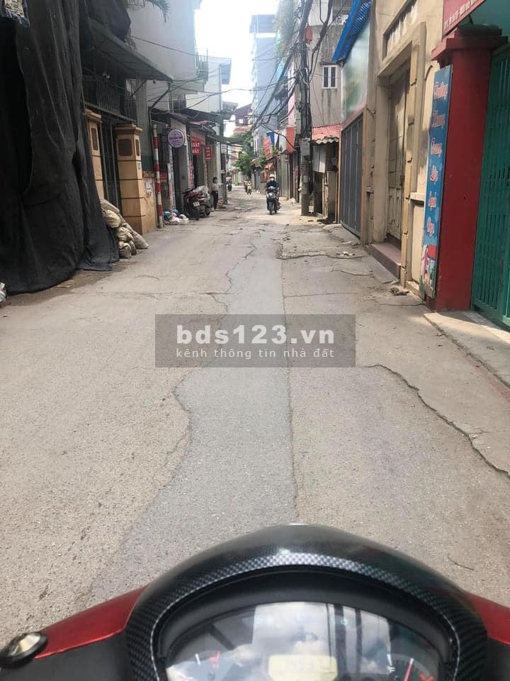Bán Nhà Định Công Hạ diện tích 45m2 5 tầng, giá bán 4.2 tỷ, nội thất đẳng cắp, full tiện ích