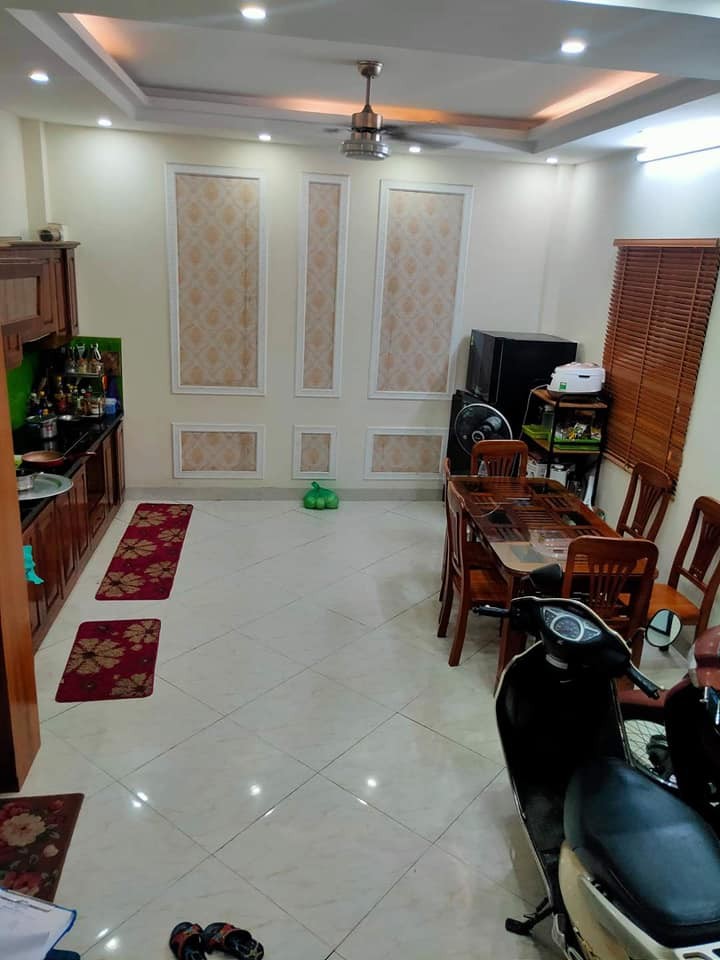 Bán nhà đẹp Định Công dt 42m2, 5 tầng, 5PN giá bán 3,7 tỷ lô góc mới keeng ở ngay