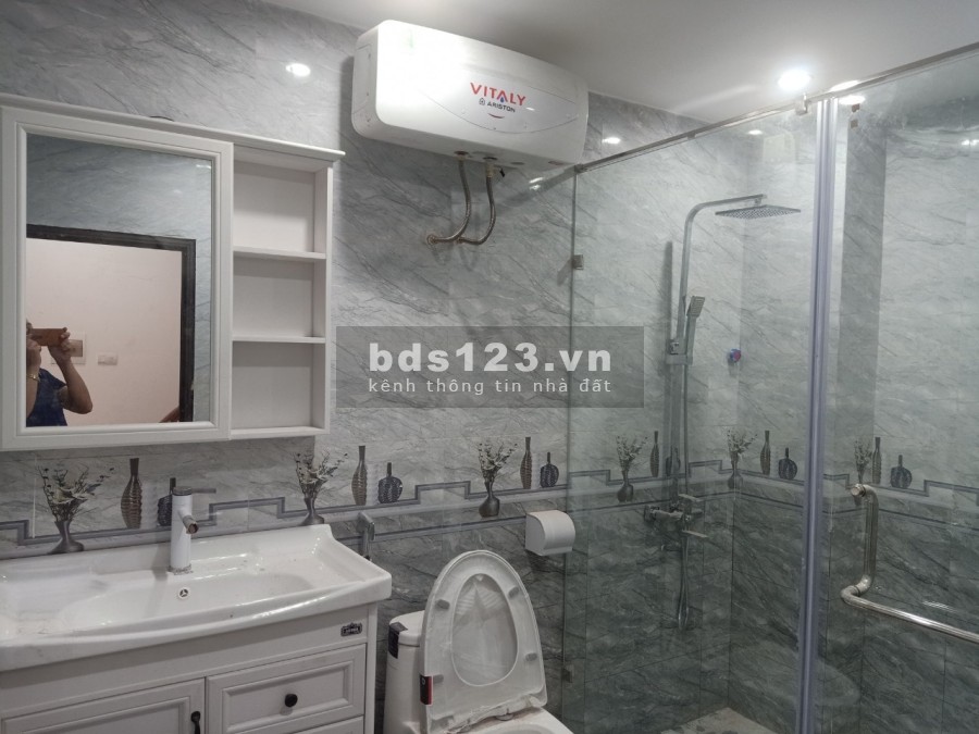 Cần bán nhà giá rẻ diện tích sử dụng 40m2, 5 tầng, tại Cầu Giấy Hà Nội. Lh: 0974609992