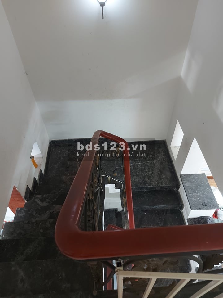 Nhà 3 tầng kiên cố, diện tích sử dụng 4x20m. Cạnh chung cư Melody, giá bán 5,8 tỷ