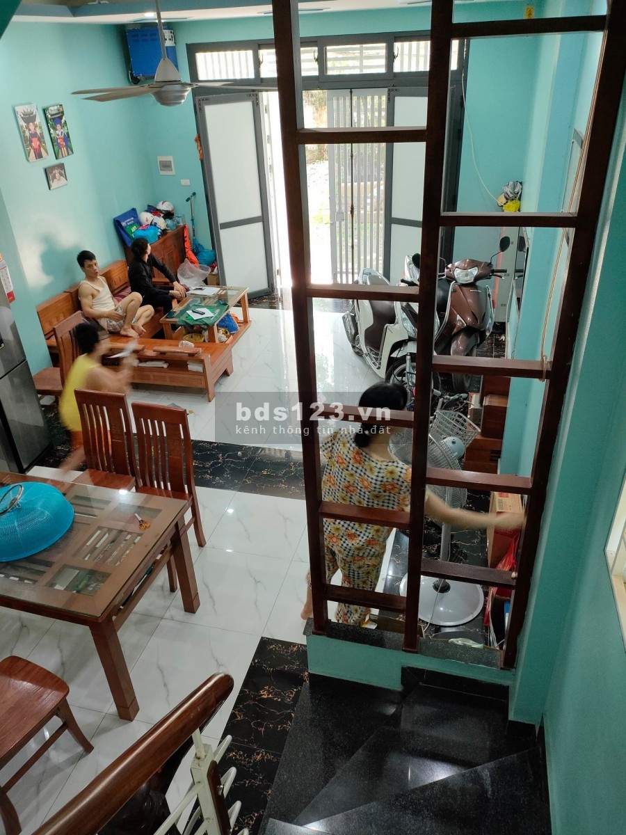Bán nhà nguyên căn khu Hoàng Mai diện tích 67m2, đúc 5 tầng mặt tiền 4.7m