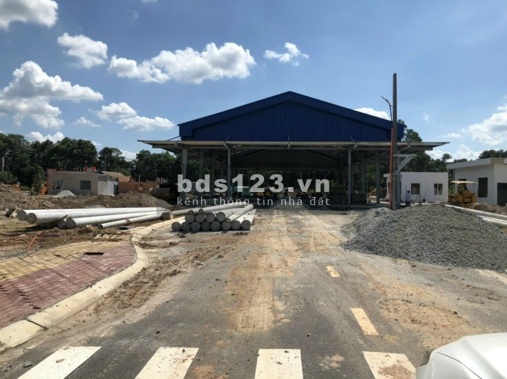 950 triệu/nền 88m2 trên Quốc lộ 13 ,công chứng sổ hồng sang tên